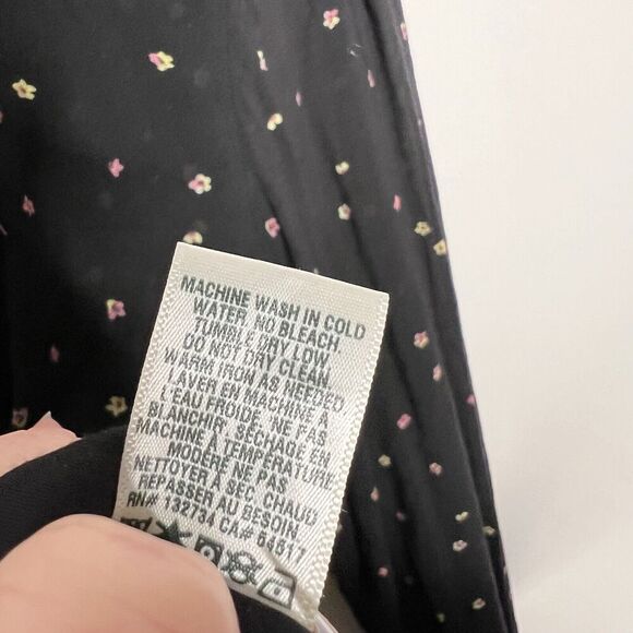 Bella‎ Dahl Top Womens Medium Black Floral Smocked Long Sleeve Tie Front Rayon - Picture 6 of 13